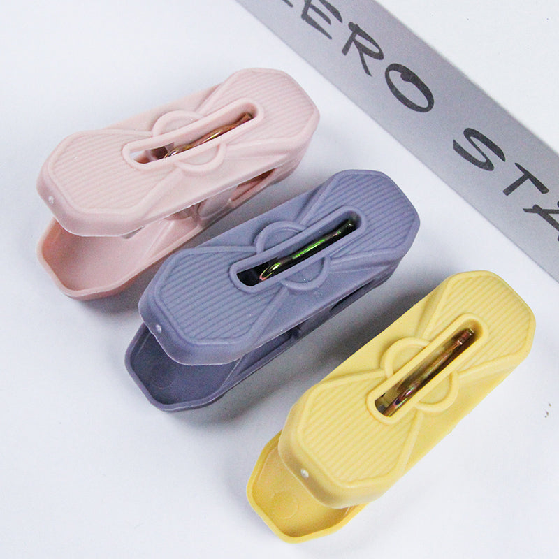 216-10 clothespins M.15