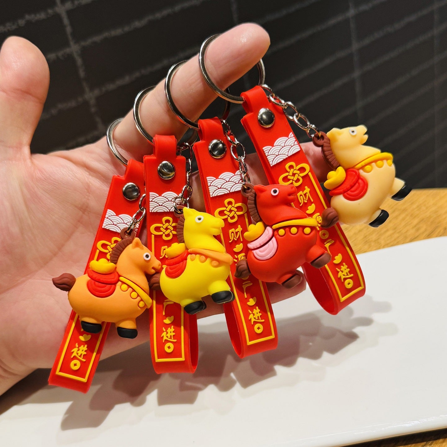 New Year Fortune-Bringing Horse Keychains Wealth-Attracting Car Key Rings & Charms Gifts for Company & Mall Opening Events M.72