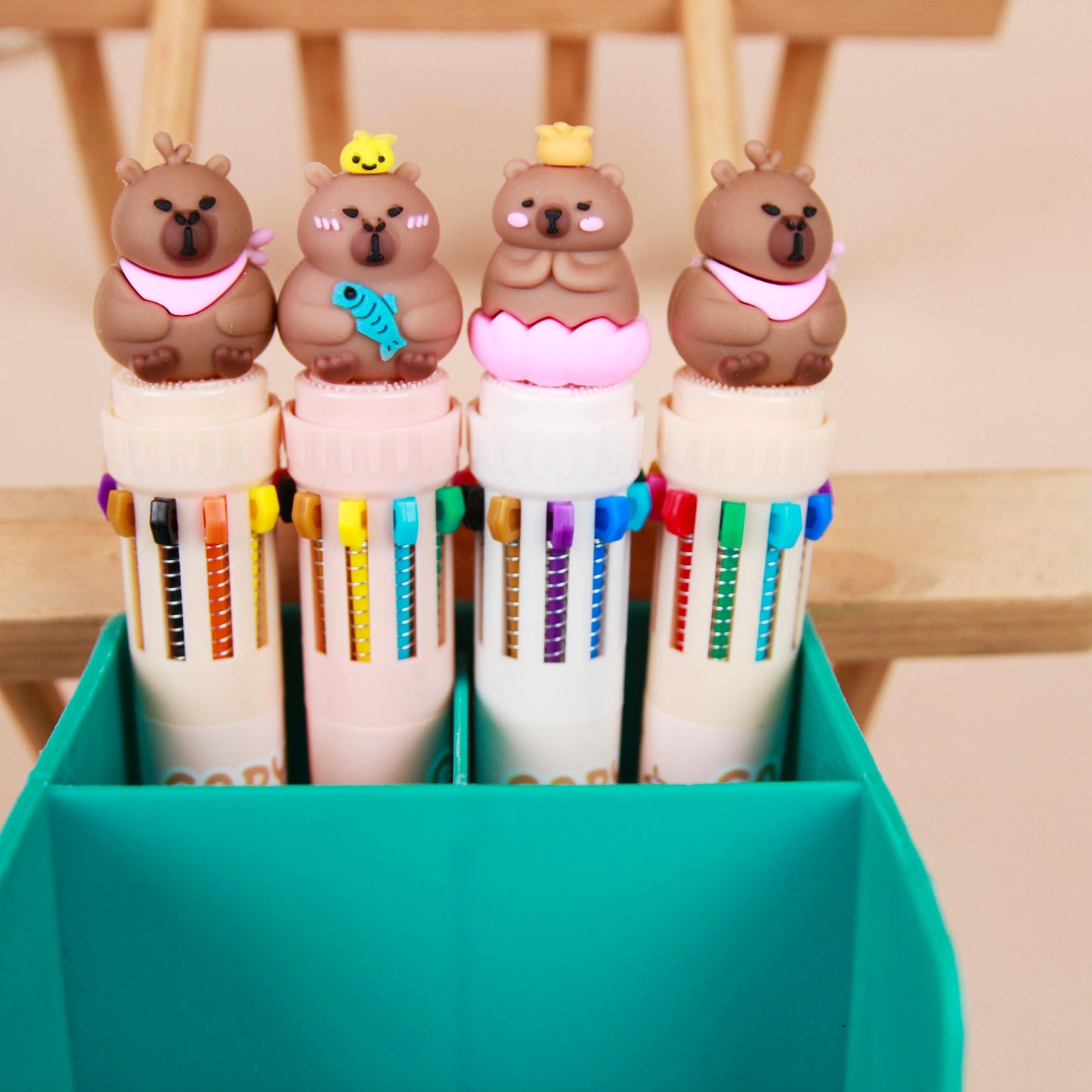 Bolígrafo Capybara de 10 colores (143 x 14 x 125 mm), punta fina de 0,4 mm, colores macarrón, con estuche M.82