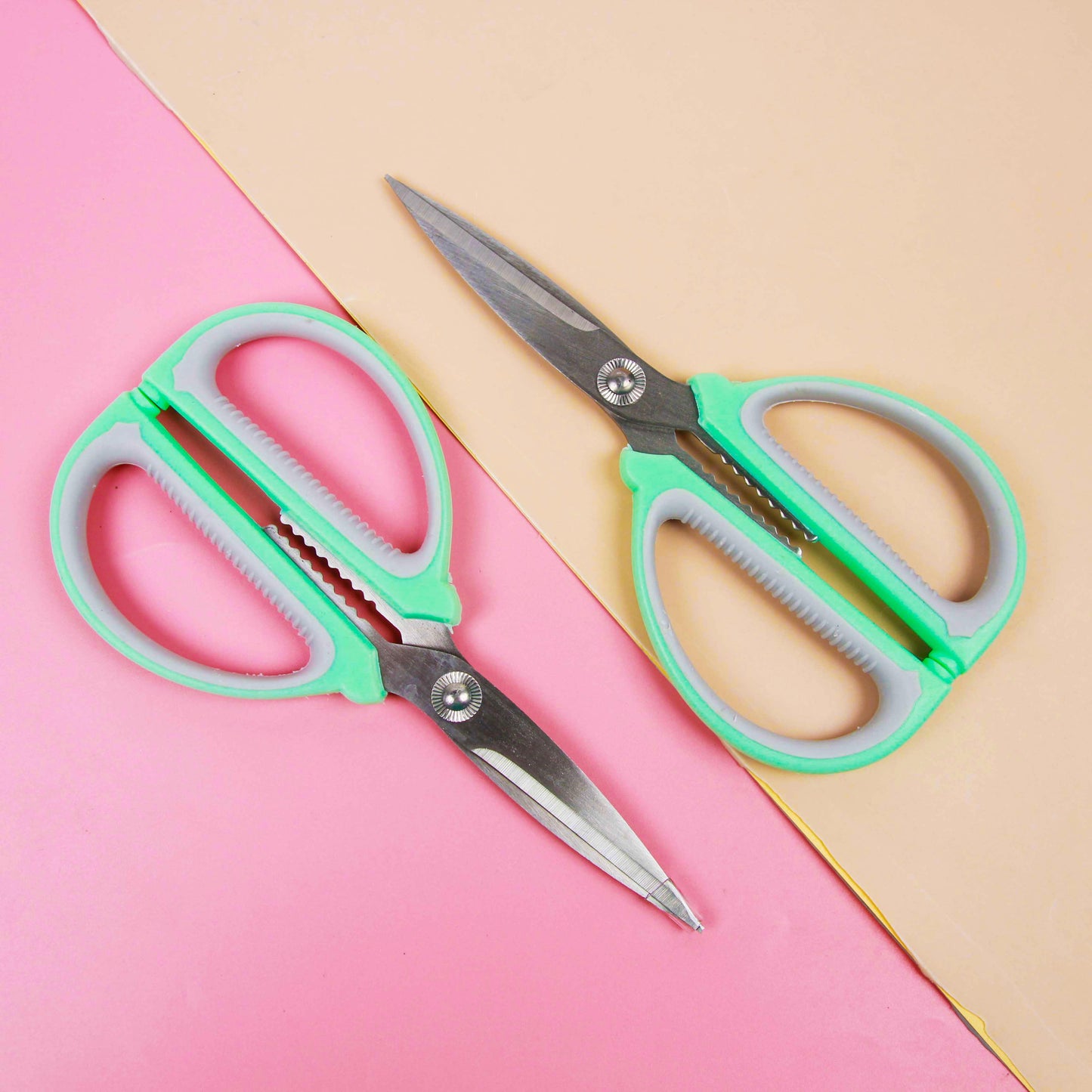 M.35 Dual - Color Scissors (Loose - packed)