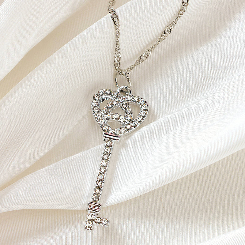 New Style Diamond-encrusted Key Necklace M.43