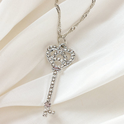 New Style Diamond-encrusted Key Necklace M.43