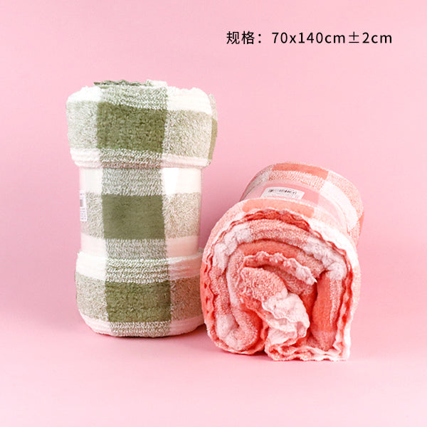 M.25 JPDBModel 8335 Pastoral Lattice Cut-Edge Bath Towel