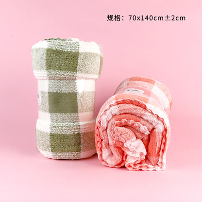 M.25 JPDBModel 8335 Pastoral Lattice Cut-Edge Bath Towel