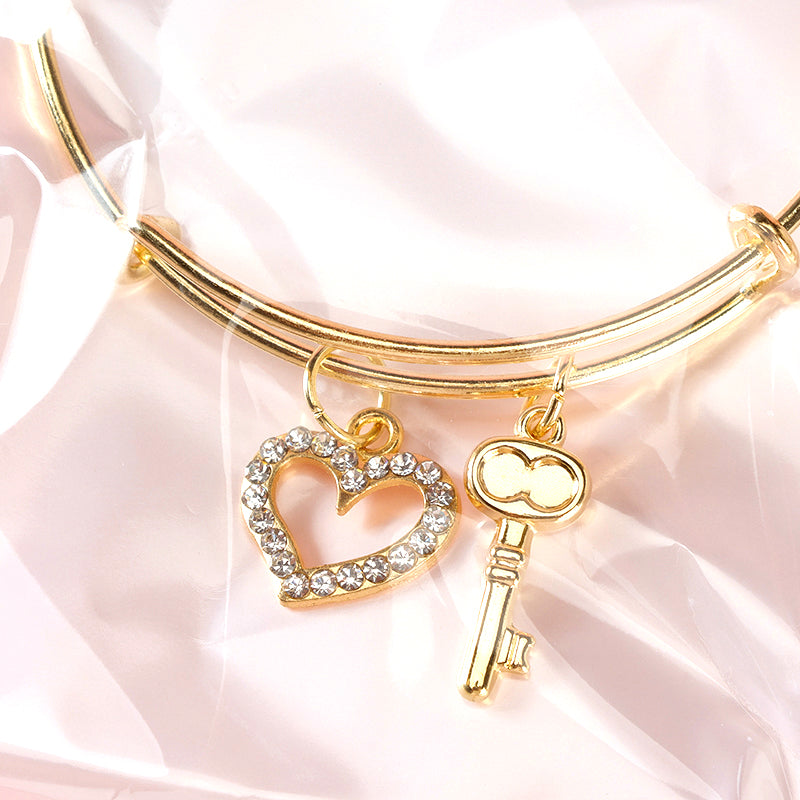 Gold Heart Key Pendant Bangle  M.43