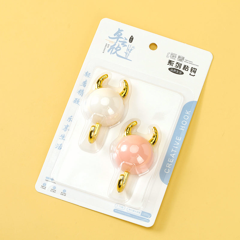 Zhuo Yunxin 5639 Two Little Cow Horn Adhesive Hooks M.16