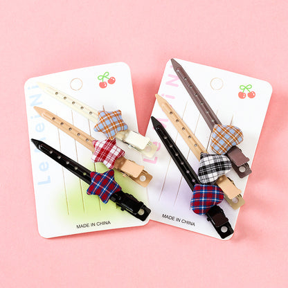 M42 Boxed Set of Three Coffee-colored Plaid-accessorized Pointed Duck Clips