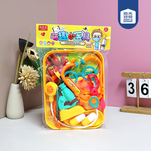 6056 - 4 Pretend Play Medical Kit with Plates M.09