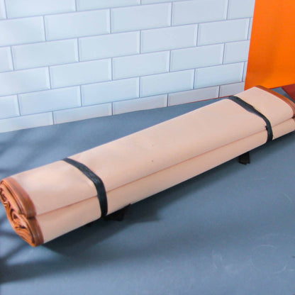 Right-angled leather apron M.28