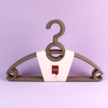 Model 6066 - 3 Plastic Clothes Hangers (5-Piece Set) M.15 JPDB