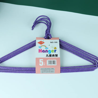 195 five children's hangers M.15