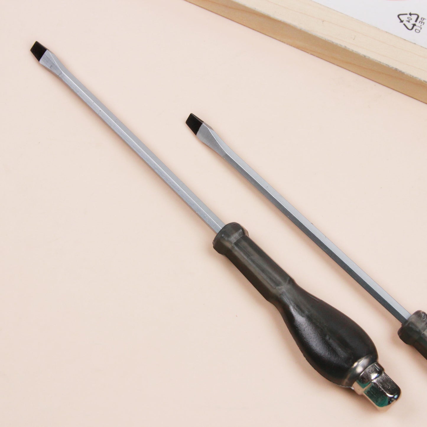 M.31-6 - Inch Slotted Screwdriver