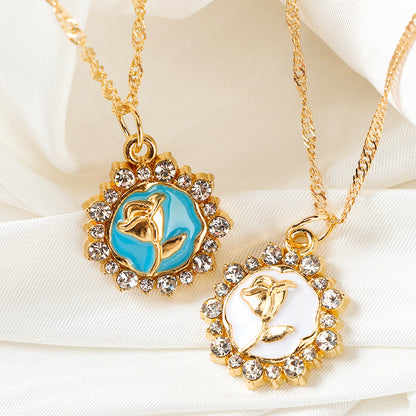 Collar de flores de oro con aceite de diamante redondo