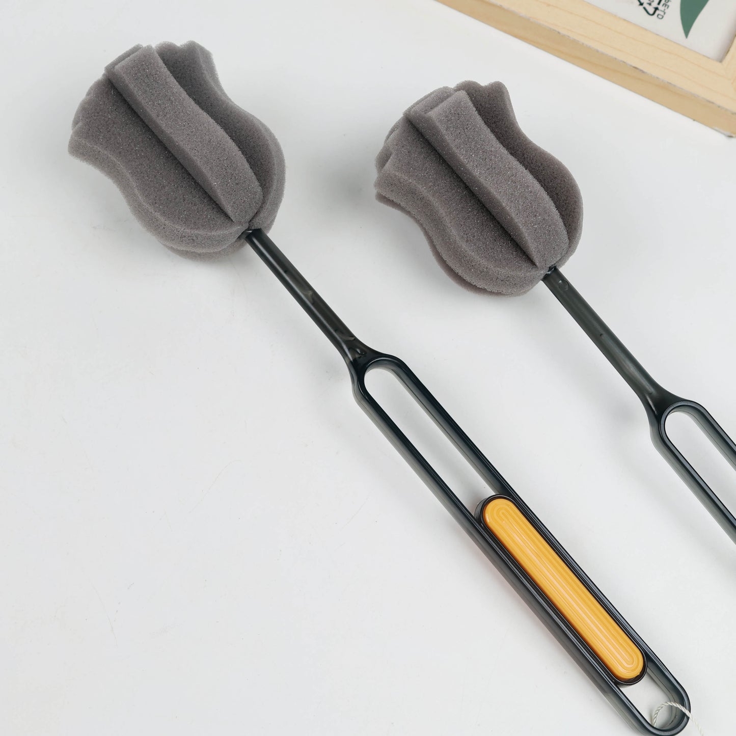 Happy Orange 755 Cup Brush M13