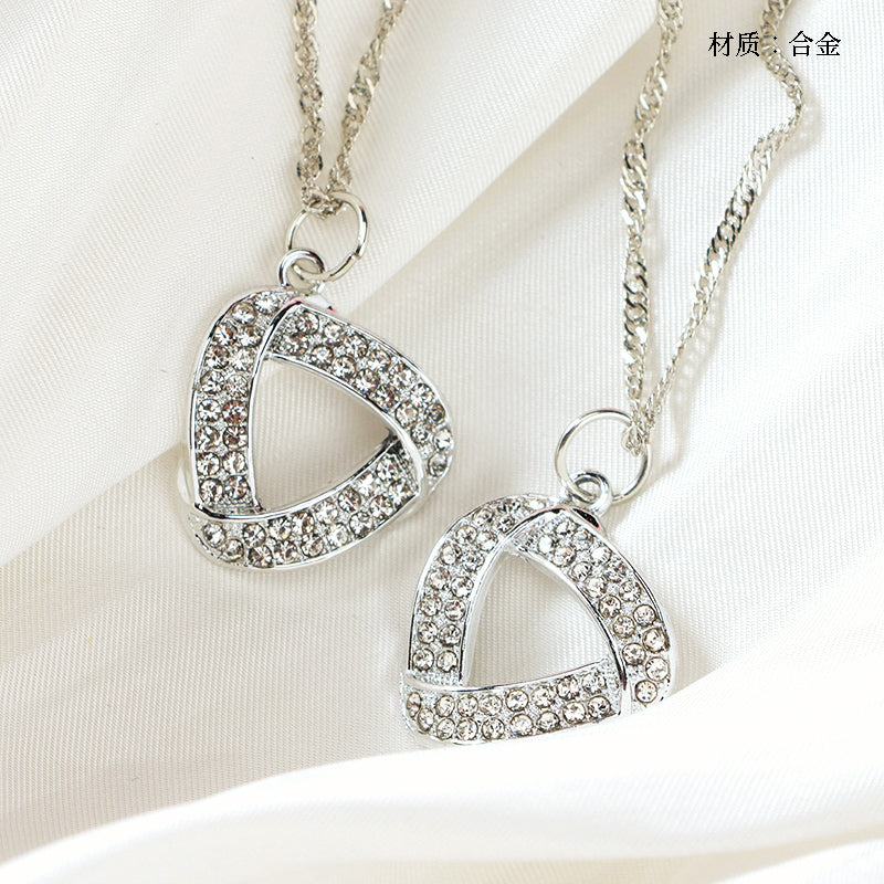 Sparkling Geometric Triangle Necklace M.43