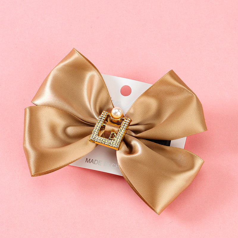 M42 Boxed Pearl Button Bow Tie Duck Clip