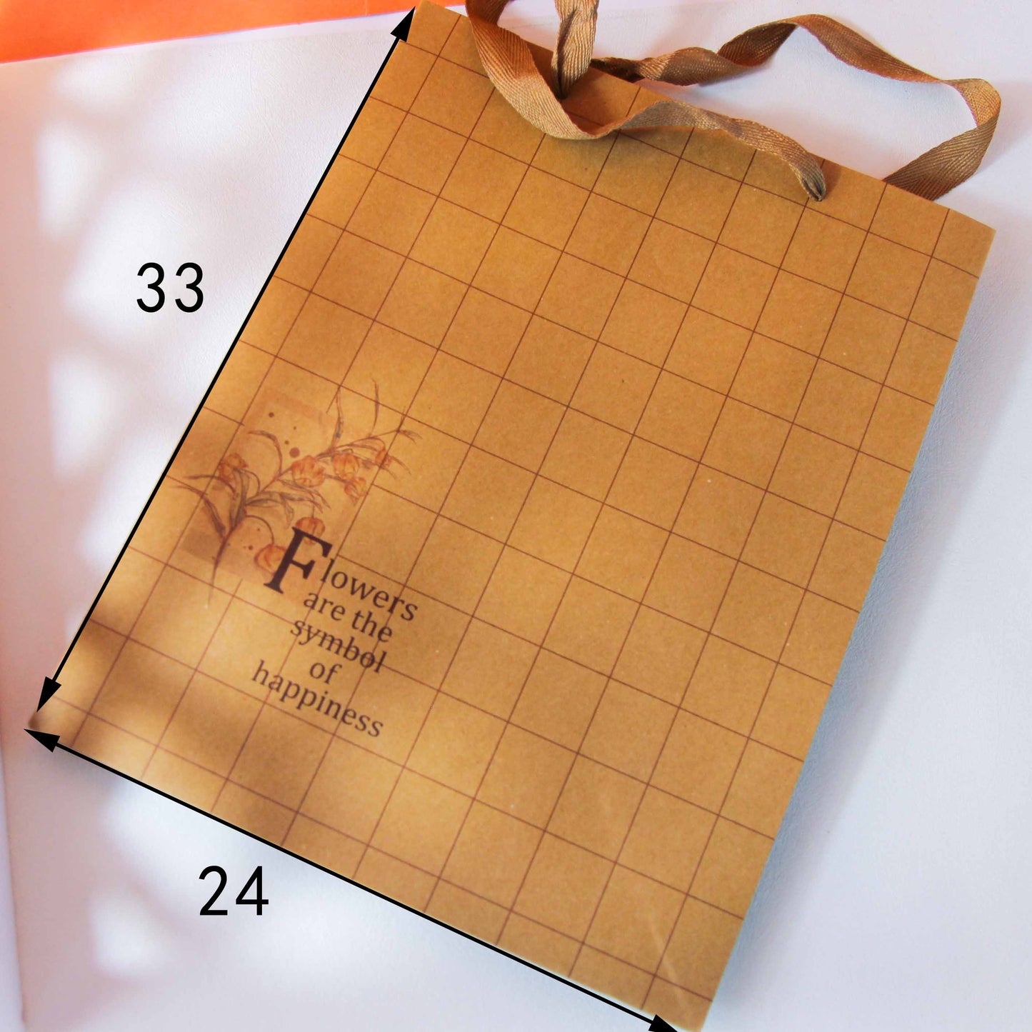 Large-sized cowhide printed gift bag (vertical) - random M24 M.73