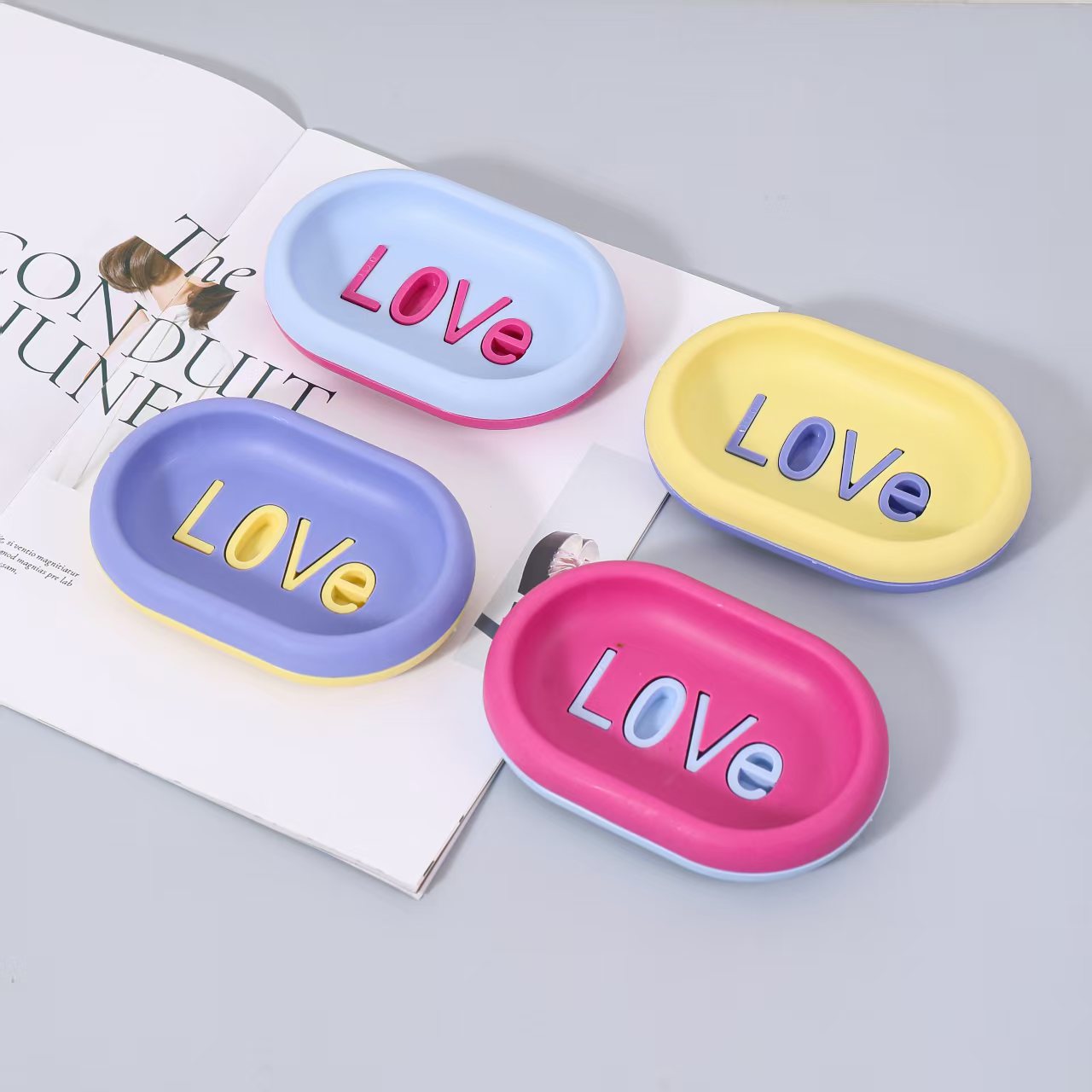 6815-1 English Letter Soap Box M.14