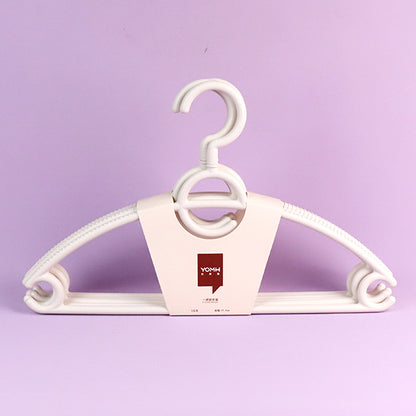 Model 6066 - 3 Plastic Clothes Hangers (5-Piece Set) M.15 JPDB