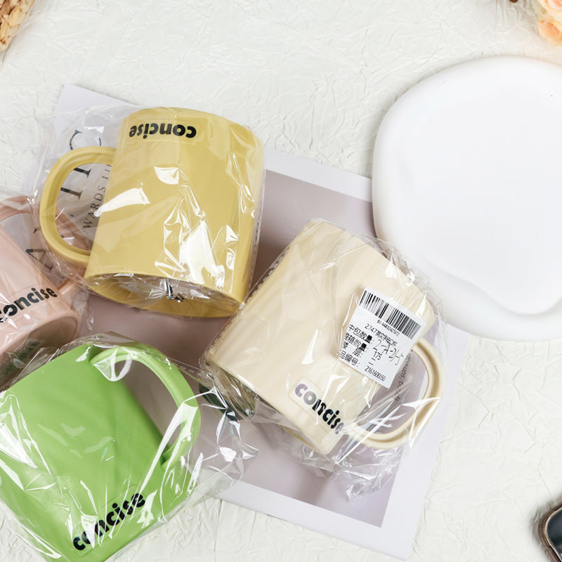 2747 English letter mug M.26