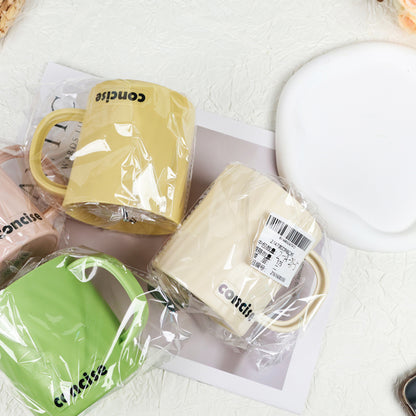 2747 English letter mug M.26