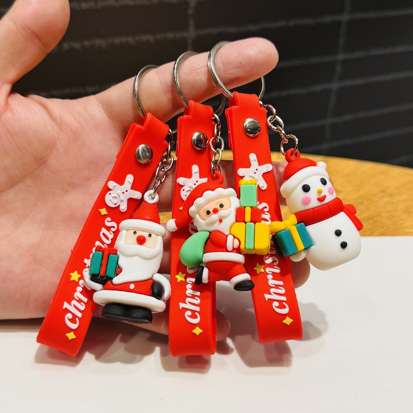 Santa Claus Doll Pendant Keychains 3D Figurines Car Key Rings Bag Charms Christmas Small Gifts M.72