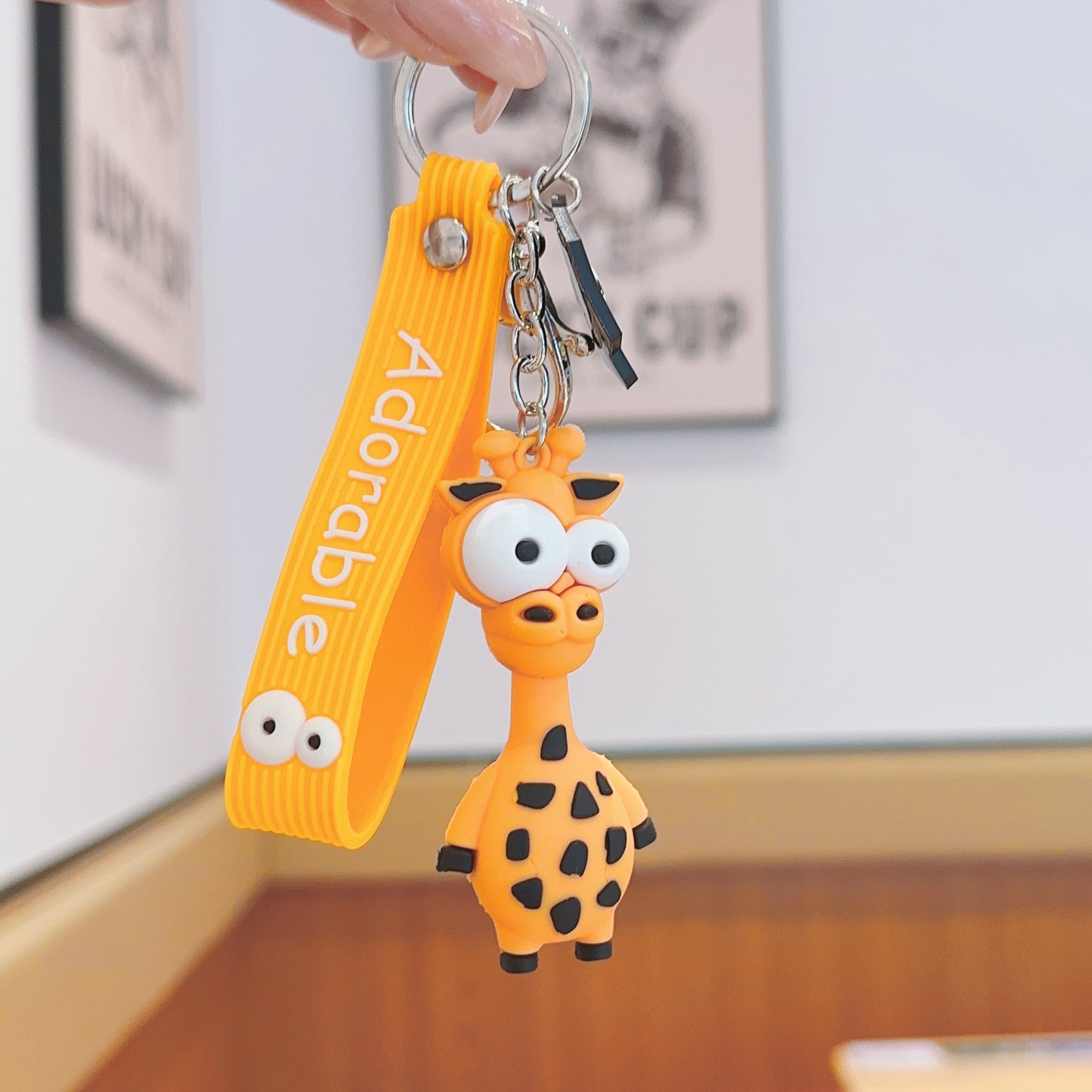 Cartoon Pop-Eye Giraffe Keychains Funny Ugly-Cute Animal Key Rings Trendy Gift Key Chain Charms M.72