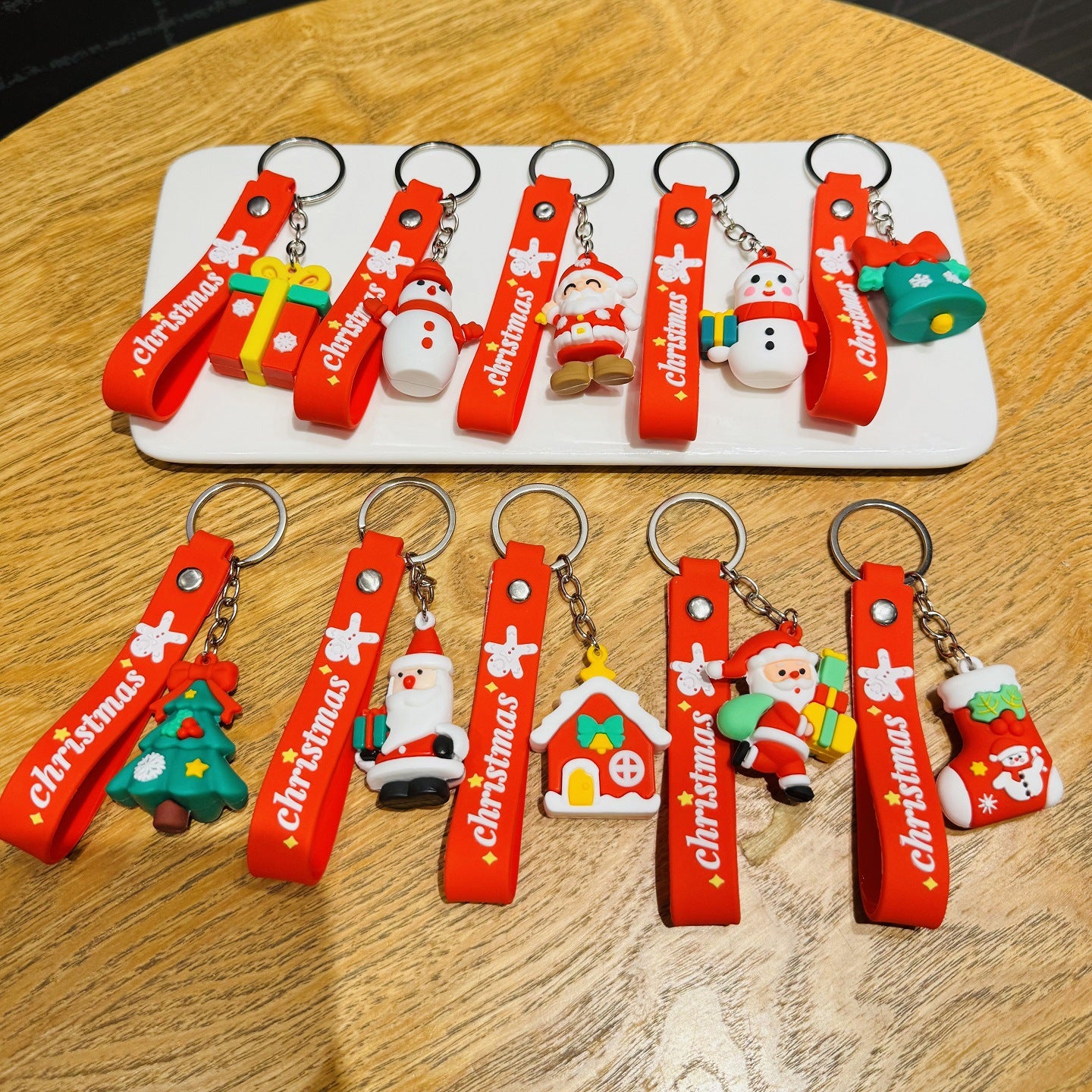 Santa Claus Doll Pendant Keychains 3D Figurines Car Key Rings Bag Charms Christmas Small Gifts M.72