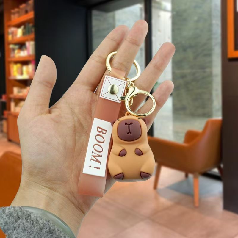 Cute Viral Capybara Keychains Cartoon Capybara Figurine Pendants Couple-Friendly Bag Ornaments Car Key Chains M.72