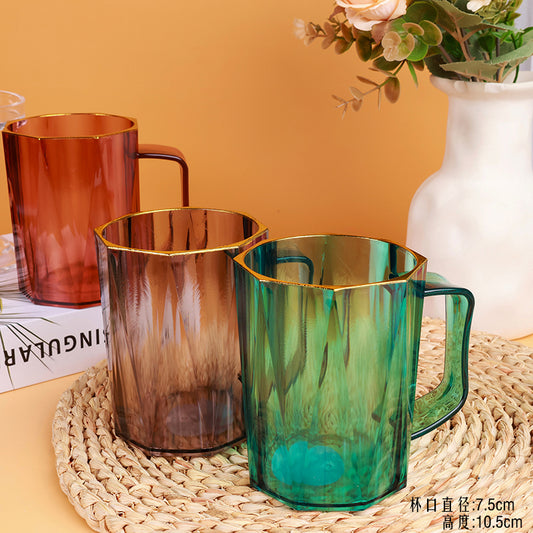 101 Transparent Gold-Rimmed Diamond-Shaped Mouth Cup M.26