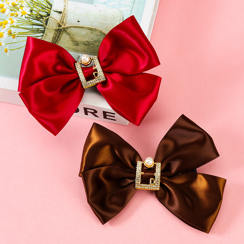 M42 Boxed Pearl Button Bow Tie Duck Clip