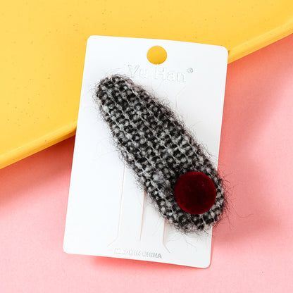 M42 Chanel - style Heart - shaped Accessory Bobby Pins in a Box