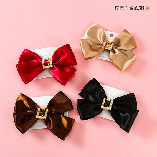 M42 Boxed Pearl Button Bow Tie Duck Clip