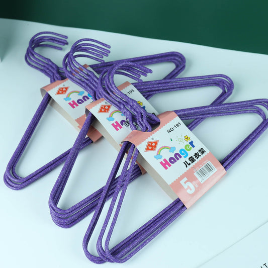 195 five children's hangers M.15