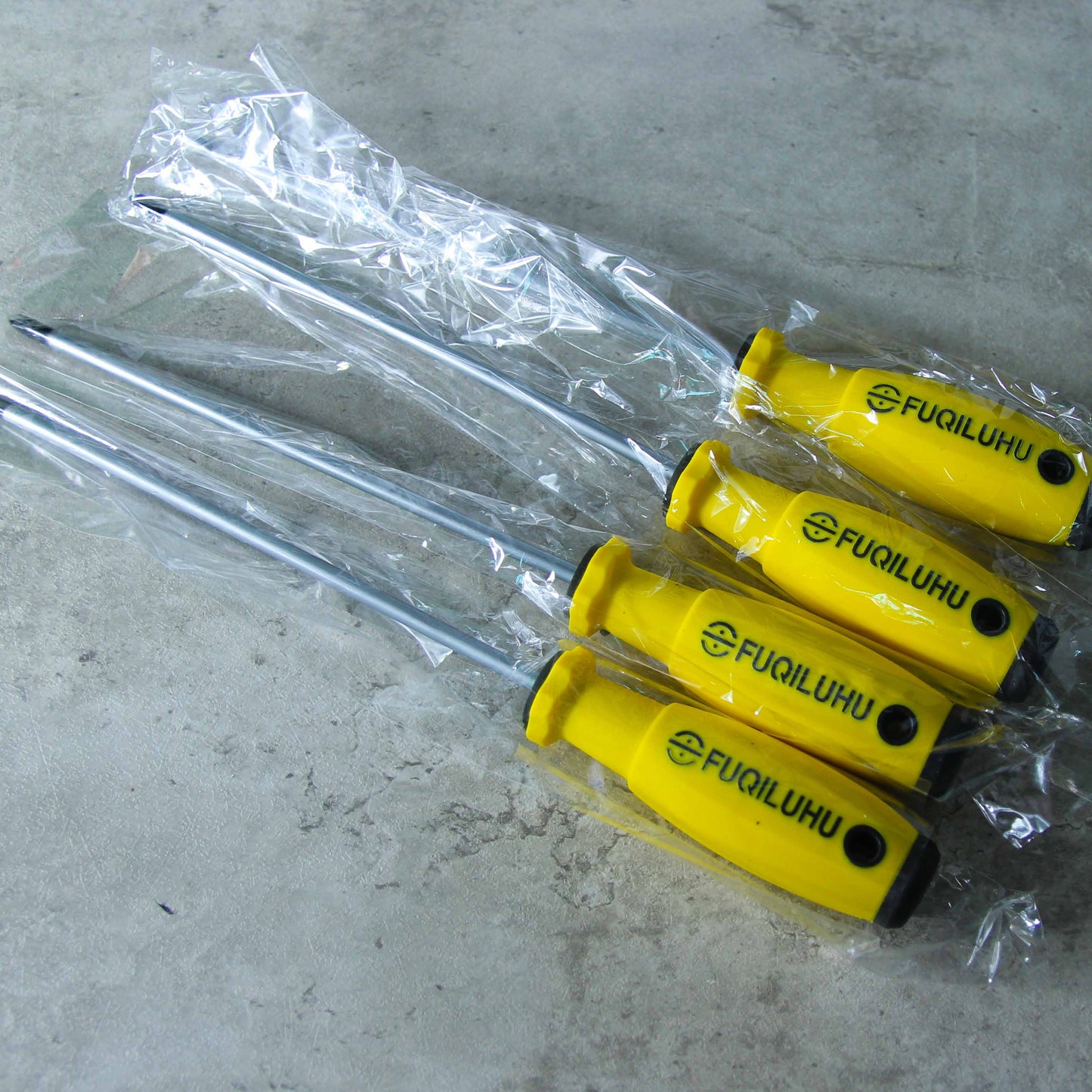 M.31-8 - inch screwdriver with a yellow handle
