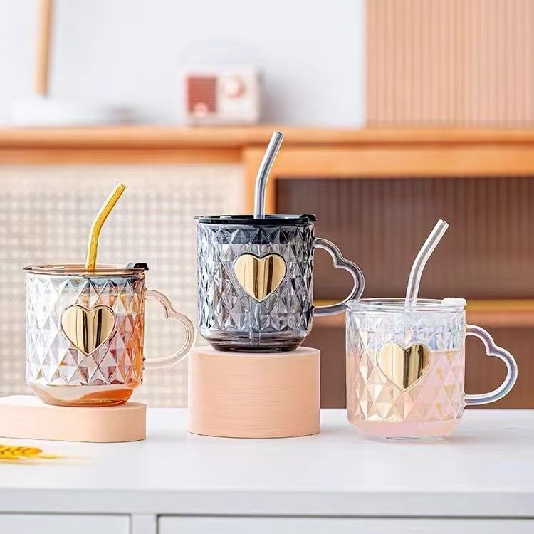 Feifan Heart Pattern Glass Cup with Handle (with Straw and Lid 420ml) M.17