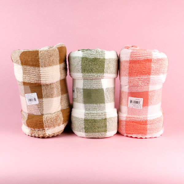 M.25 JPDBModel 8335 Pastoral Lattice Cut-Edge Bath Towel