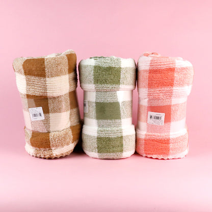 M.25 JPDBModel 8335 Pastoral Lattice Cut-Edge Bath Towel