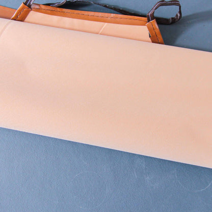 Right-angled leather apron M.28