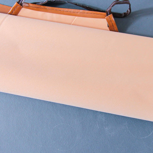 Right-angled leather apron M.28