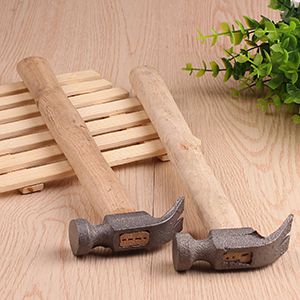 M.31-Wooden-Handled Claw Hammer