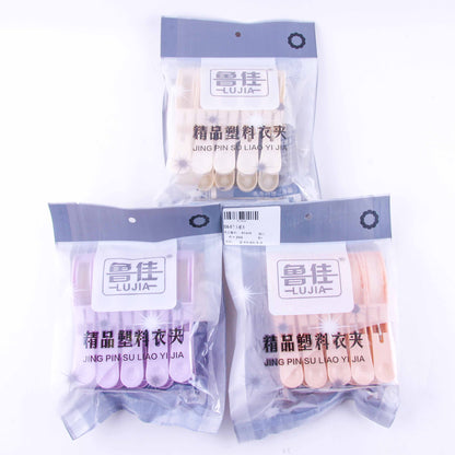 216-10 Clothespin M.15